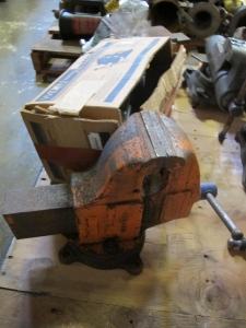 (3) WILTON TOOLS VICES. LOADING & HANDLING FEE $5-4069